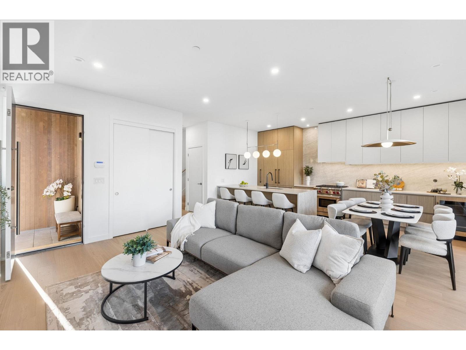 4 Bed, 4 Bath House for Sale in Vancouver – 2 6040 LARCH STREET, Vancouver – MLS# R3150707 - Image 6