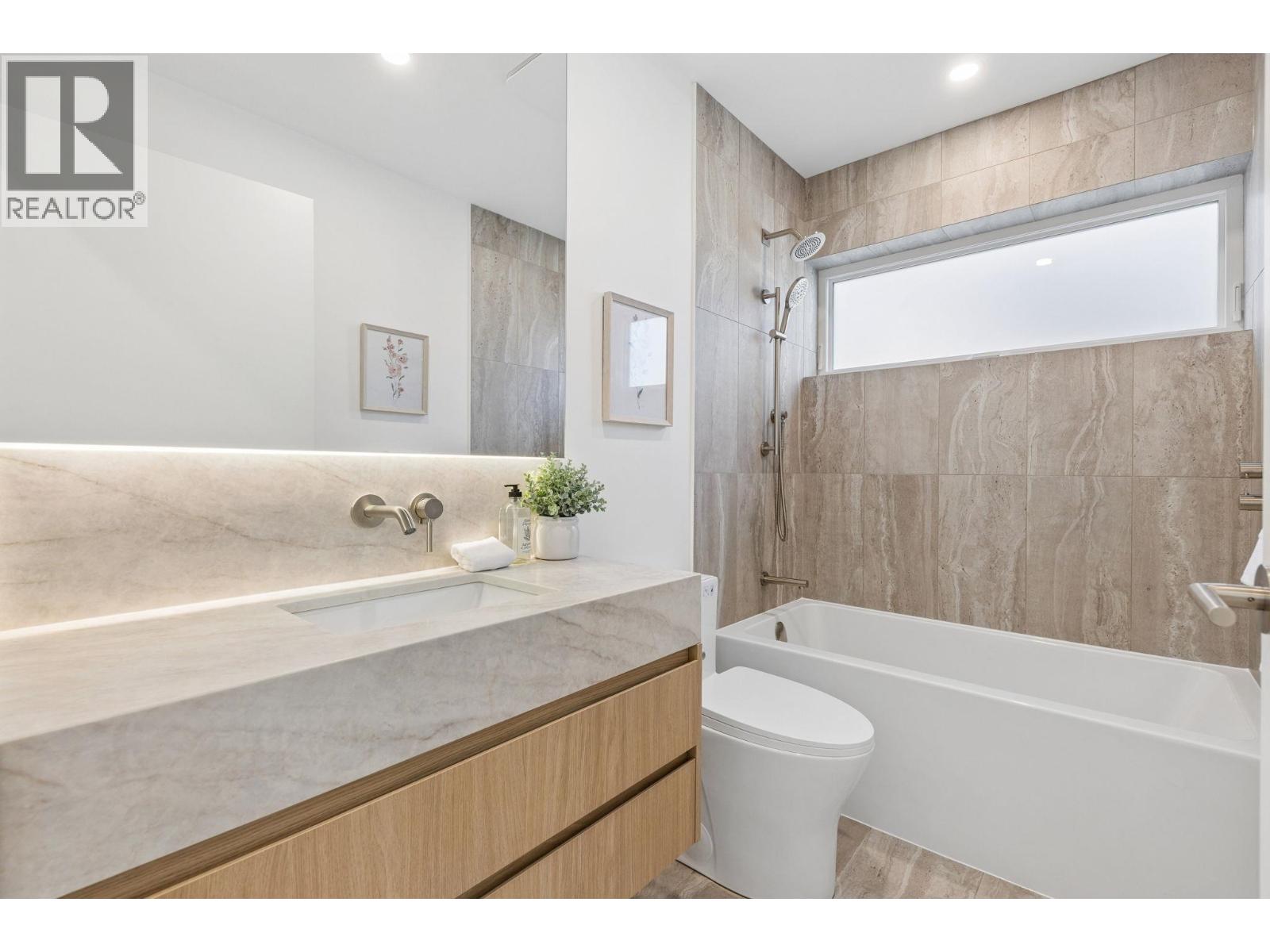 4 Bed, 4 Bath House for Sale in Vancouver – 2 6040 LARCH STREET, Vancouver – MLS# R3150707 - Image 25