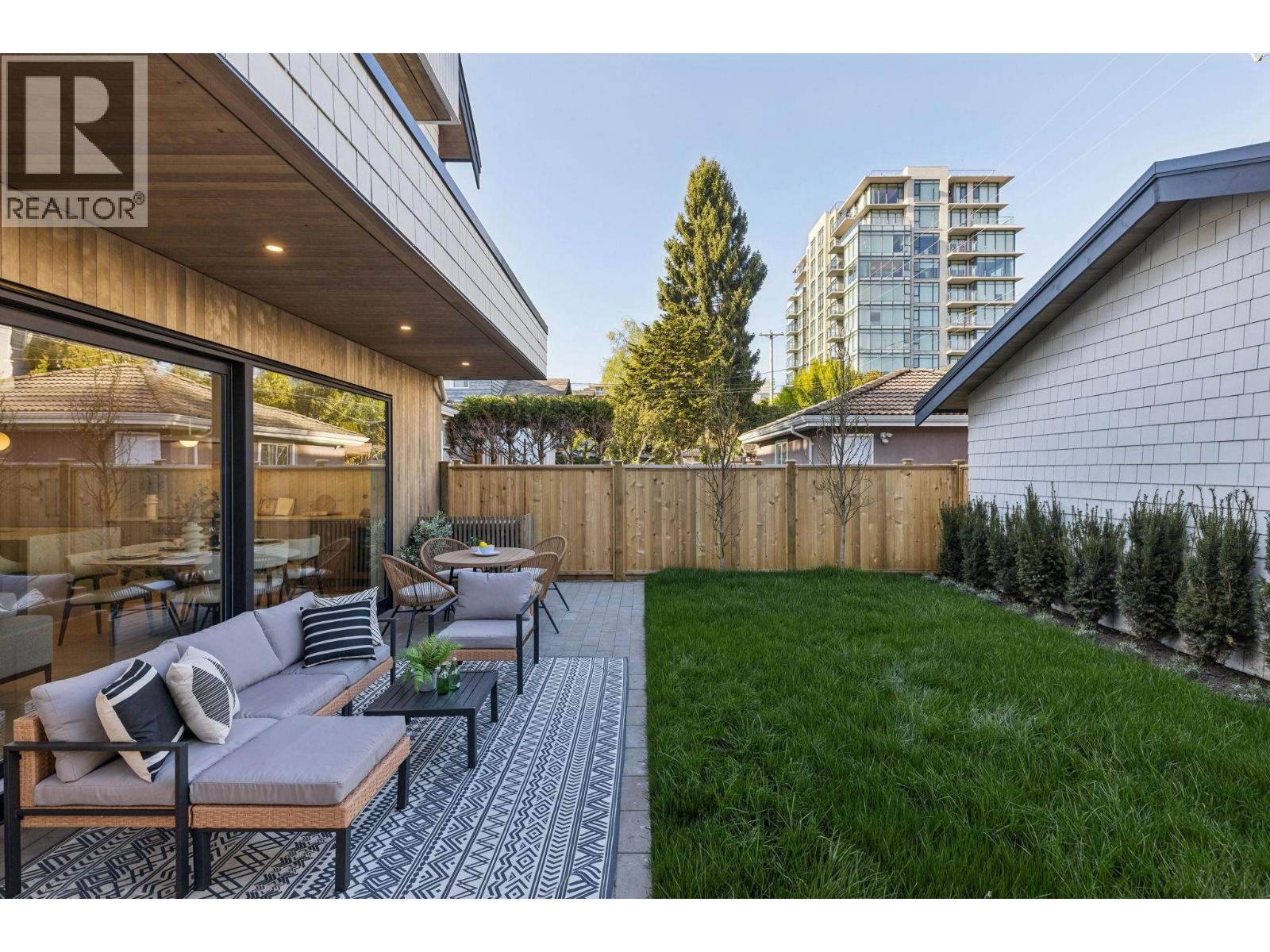 4 Bed, 4 Bath House for Sale in Vancouver – 2 6040 LARCH STREET, Vancouver – MLS# R3150707 - Image 34