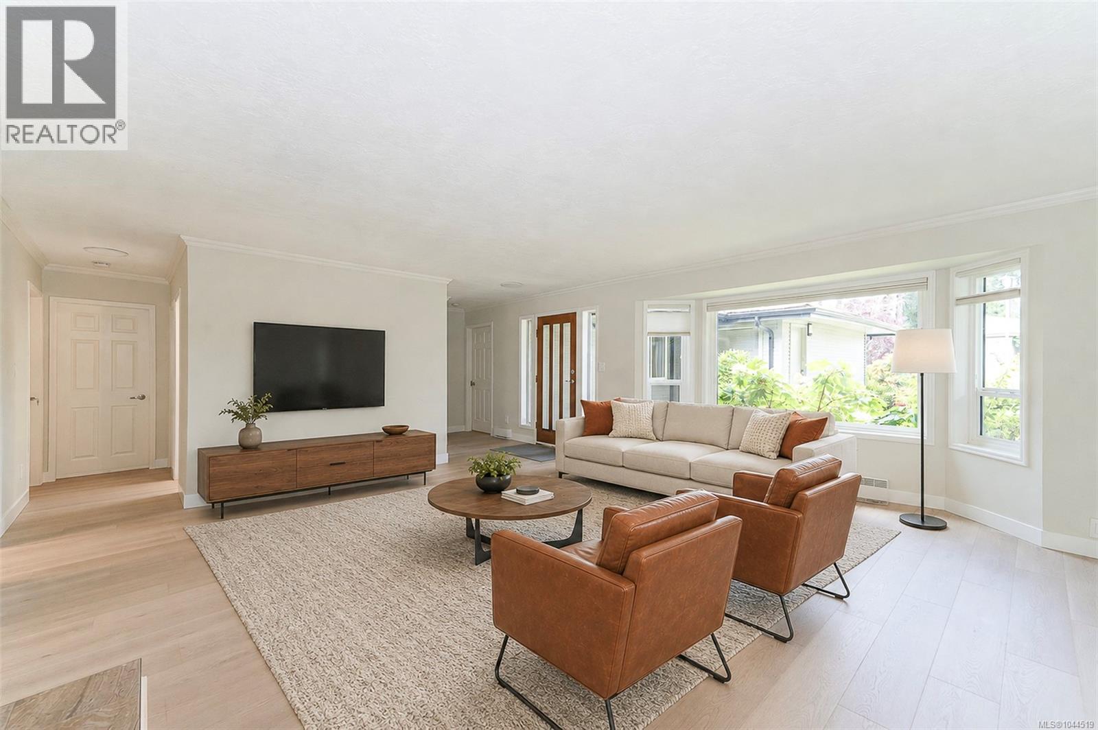 #6 4630 Lochside Dr - 29