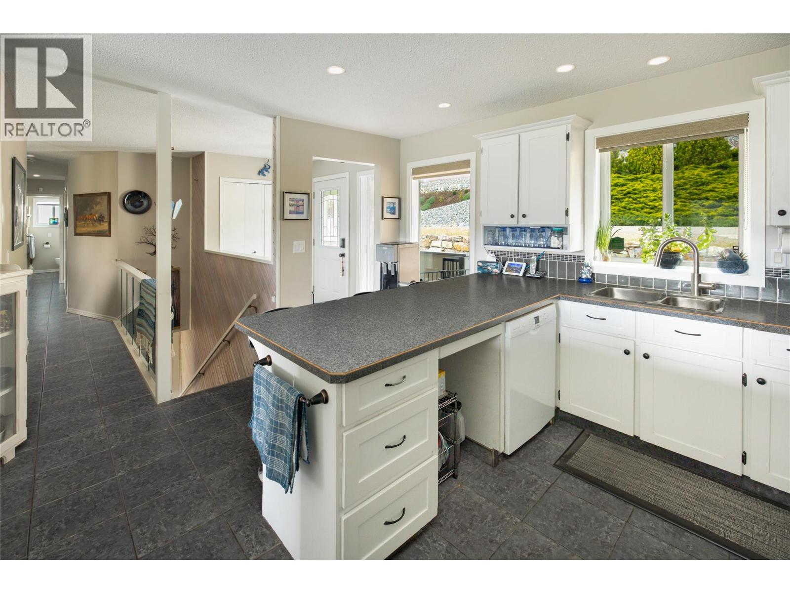 6636 Southwind Road - 12