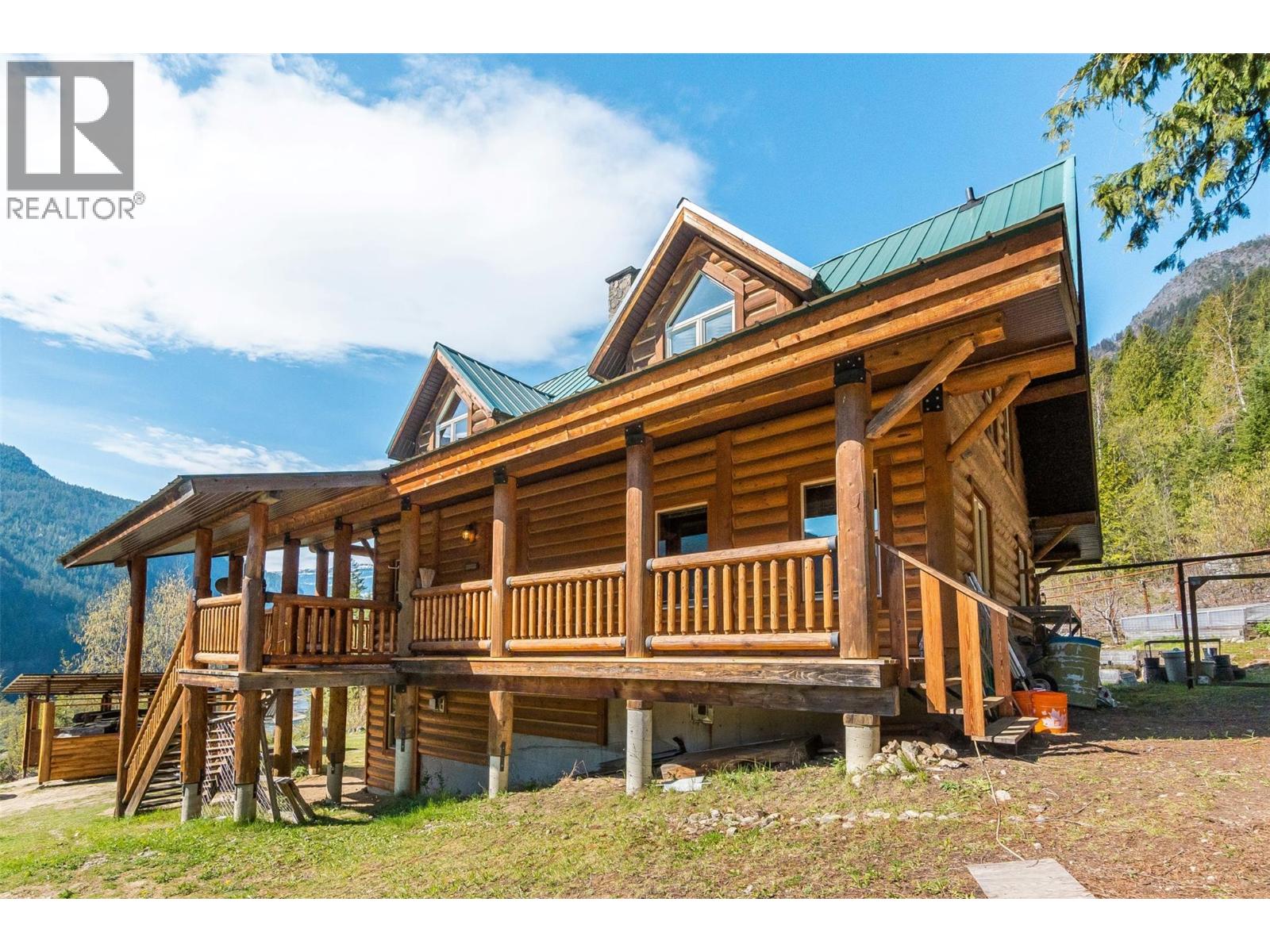 4761 Slocan River Road - 4