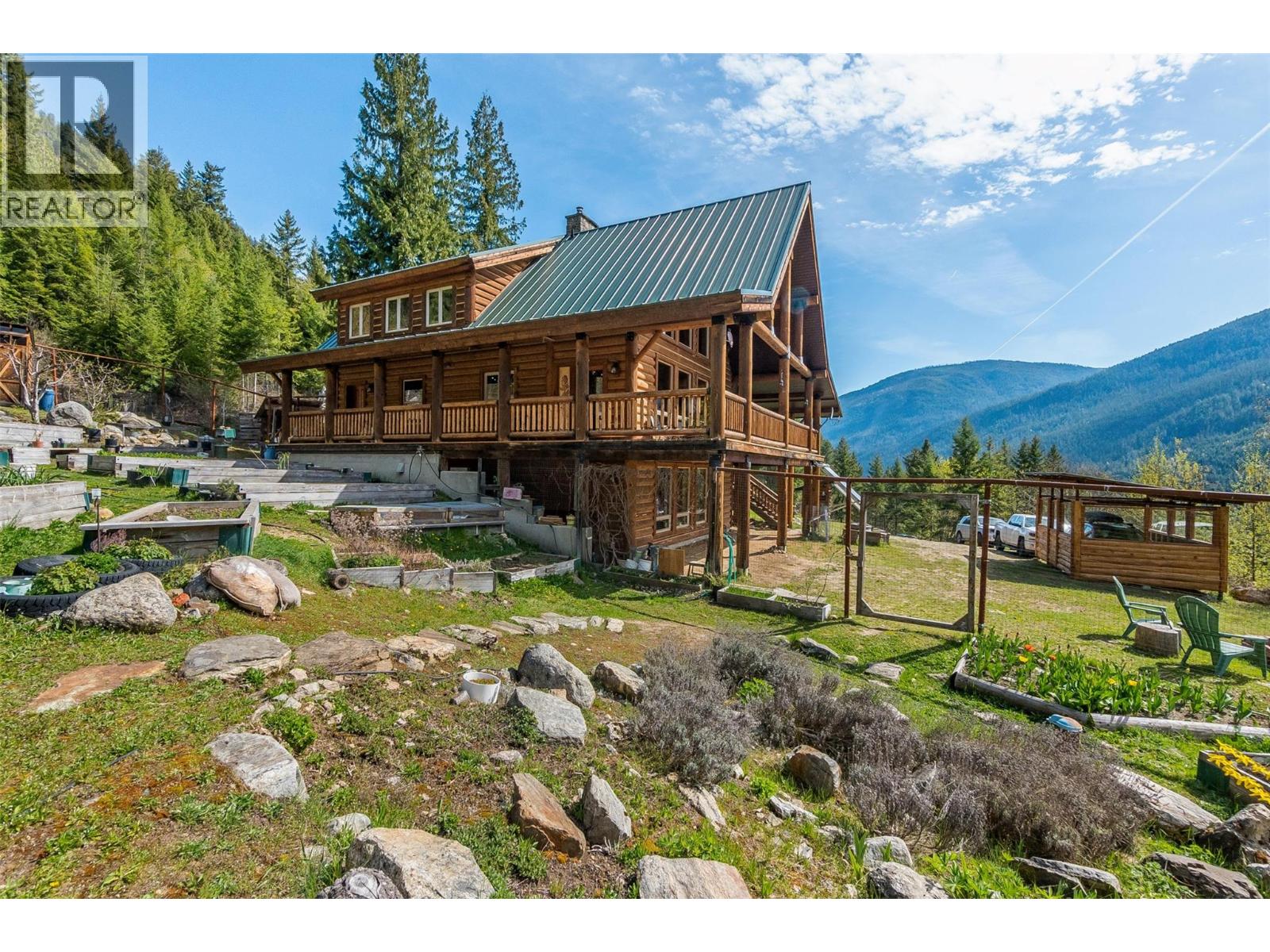 4761 Slocan River Road - 2