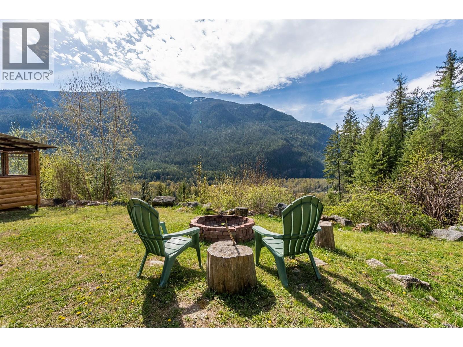 4761 Slocan River Road - 12