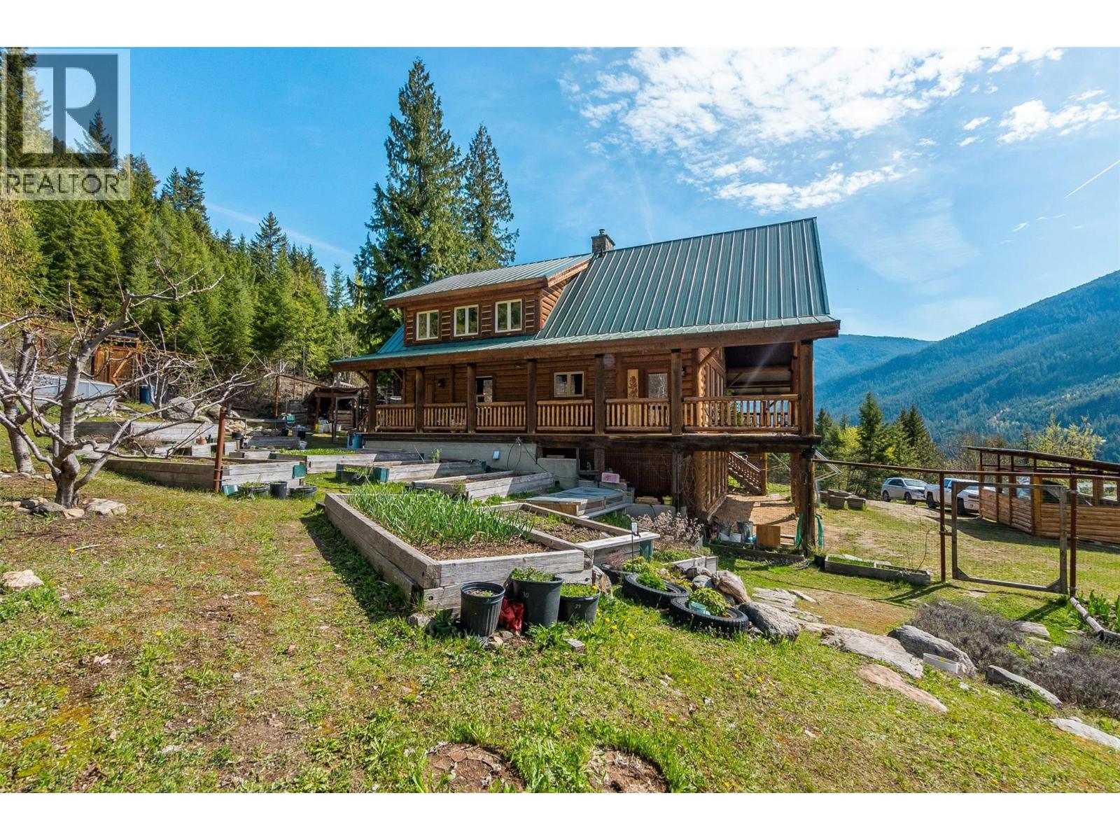 4761 Slocan River Road - 49