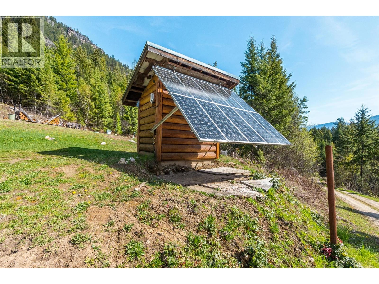4761 Slocan River Road - 60