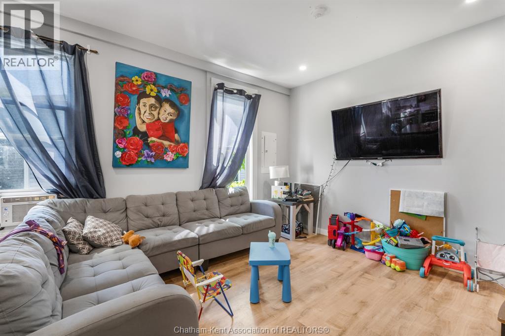 5 Tiffany STREET - Image 11
