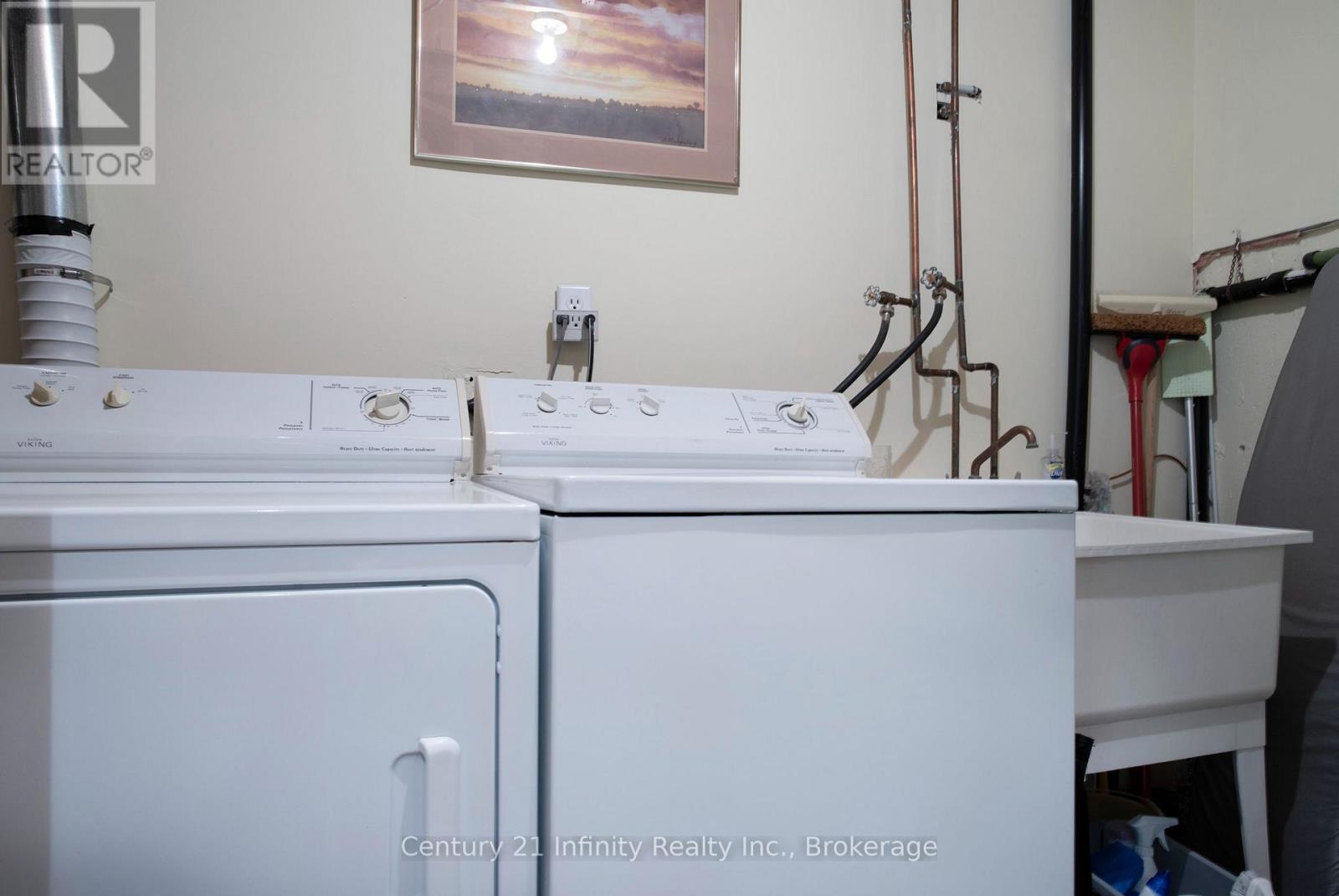 1589 FIELDGATE DRIVE - Image 28