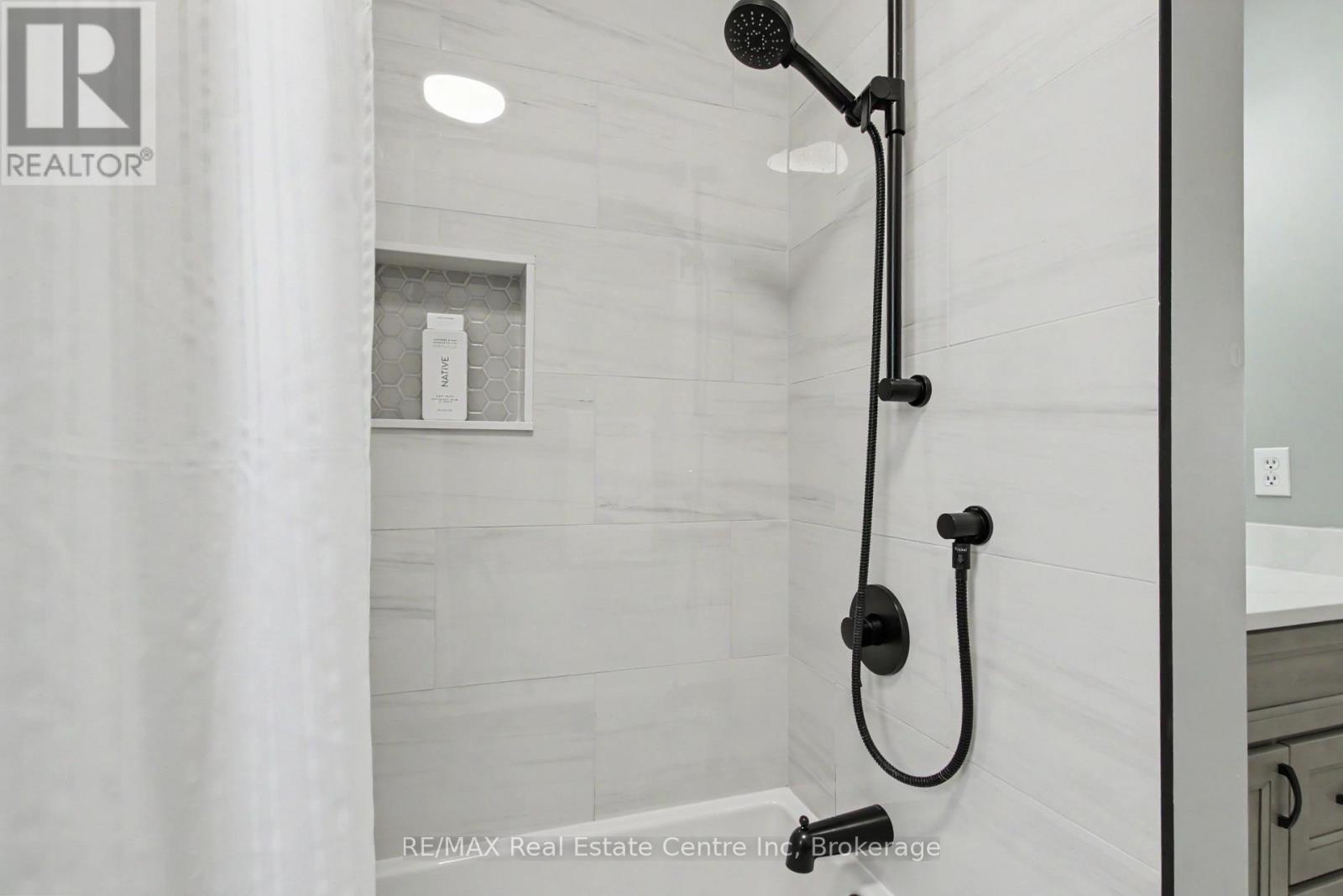 137 STEEPLERIDGE STREET - Image 32