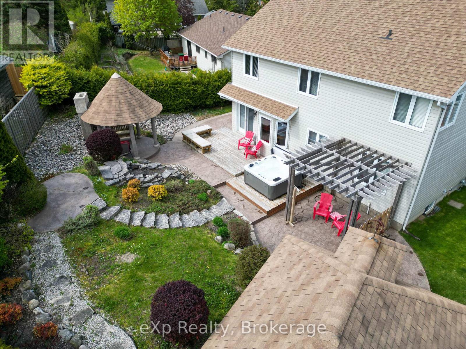 8 SANDPIPER COURT - 2