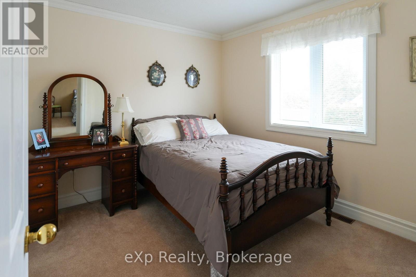 8 SANDPIPER COURT - 27