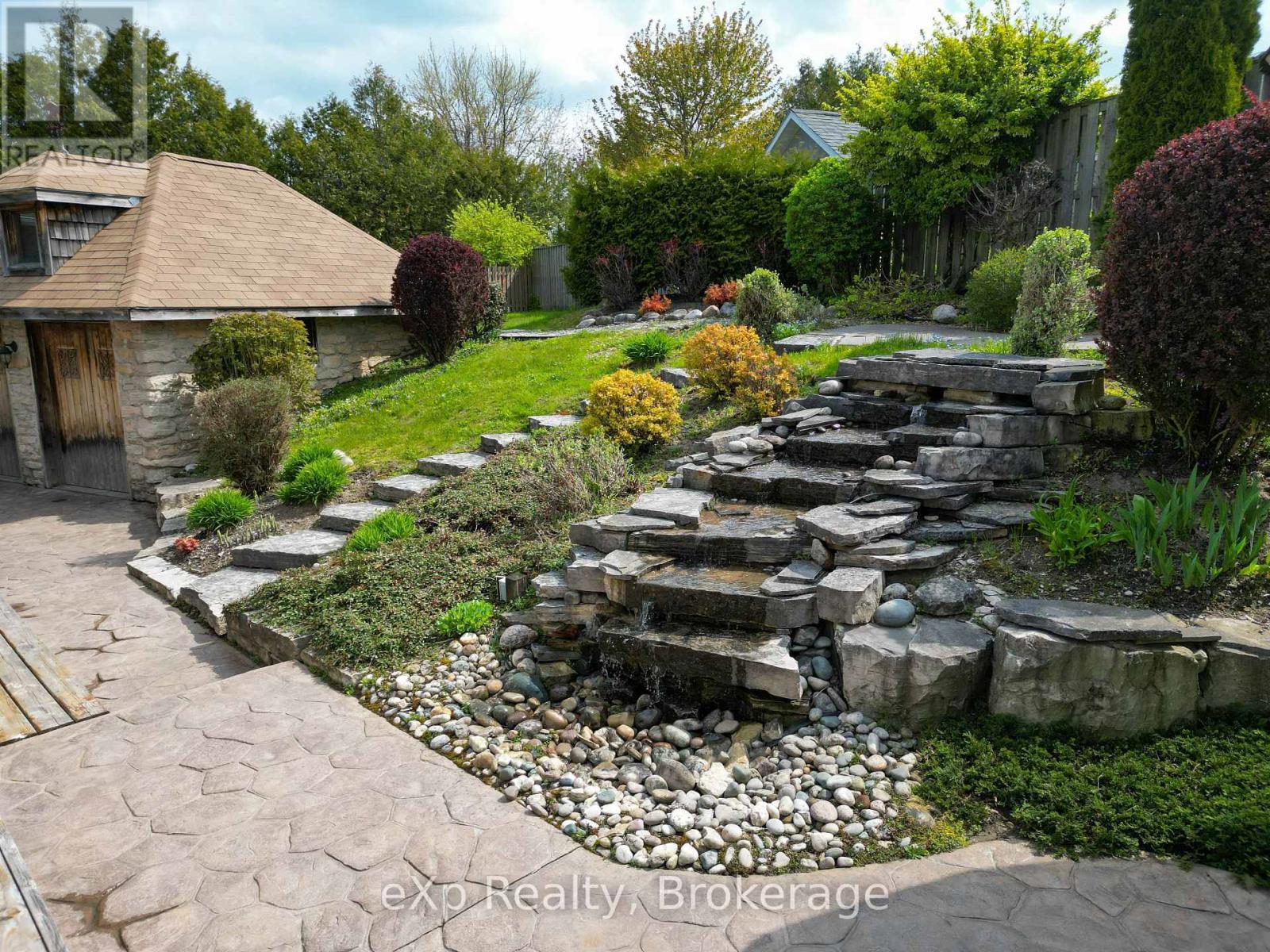 8 SANDPIPER COURT - 4