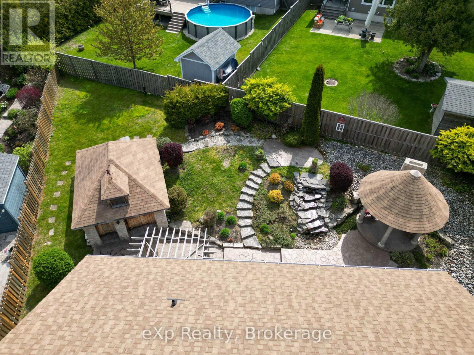 8 SANDPIPER COURT - 40