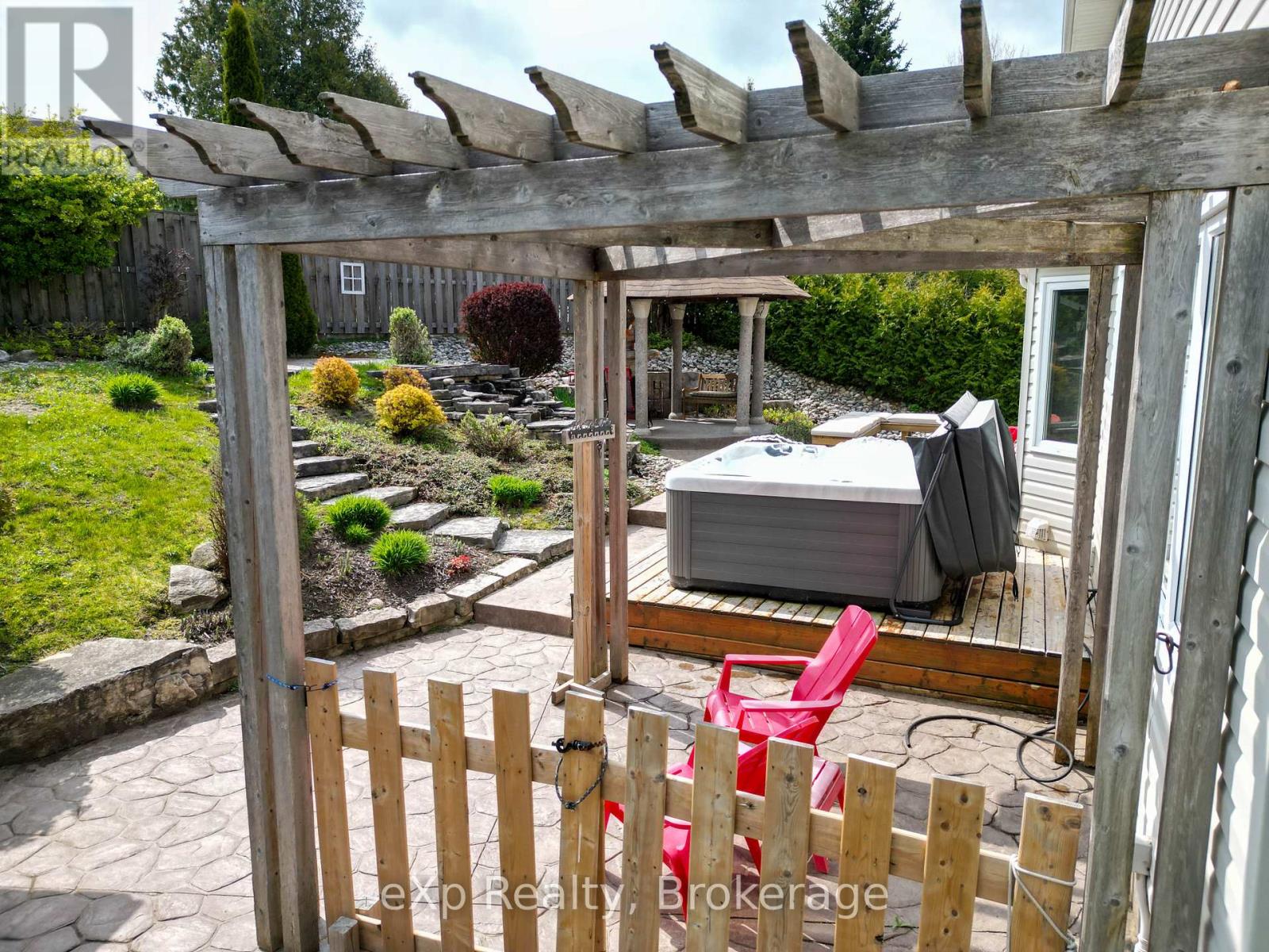 8 SANDPIPER COURT - 44