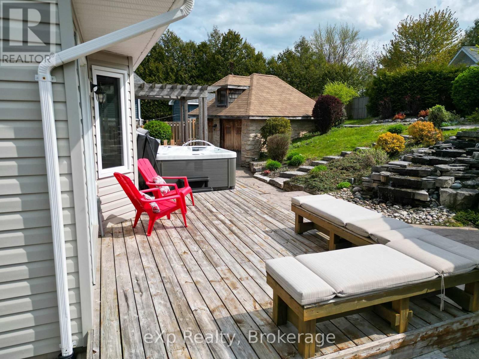 8 SANDPIPER COURT - 46