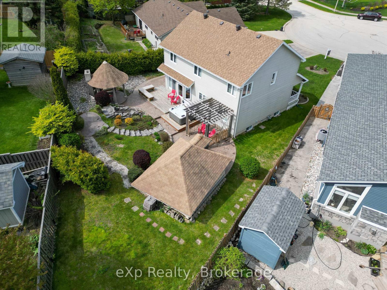 8 SANDPIPER COURT - 48