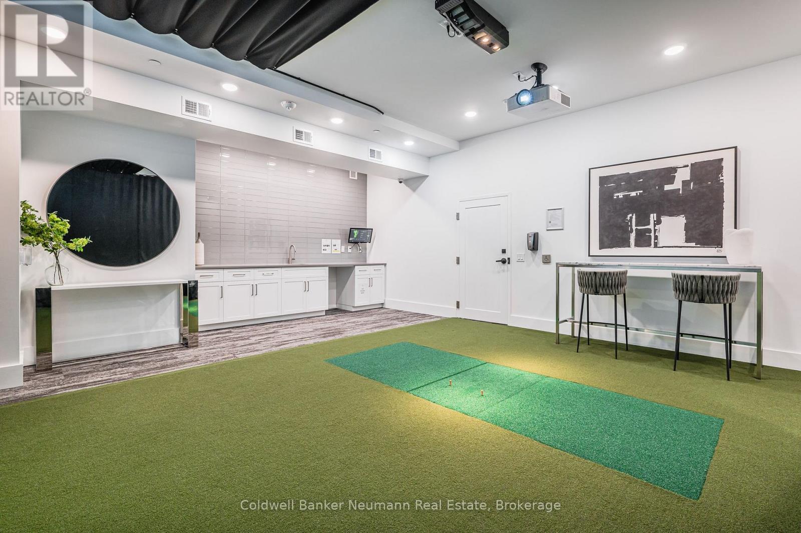 #401 1880 GORDON STREET - 44