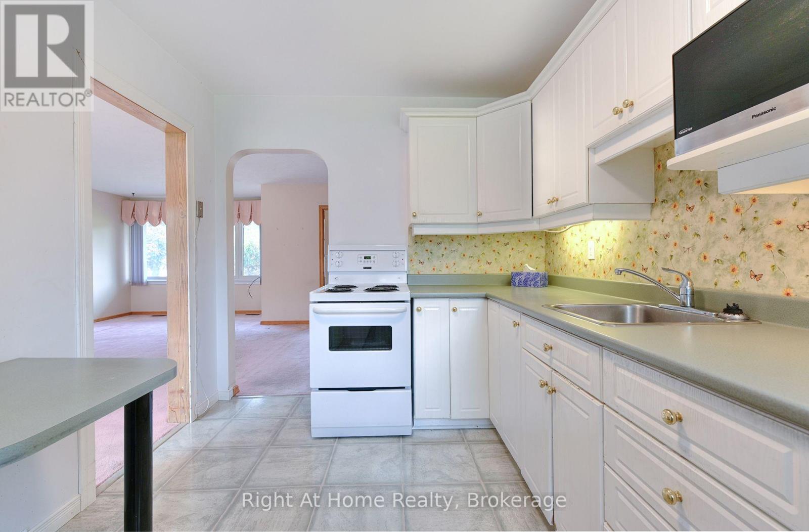 544 HARMONY ROAD S - 12