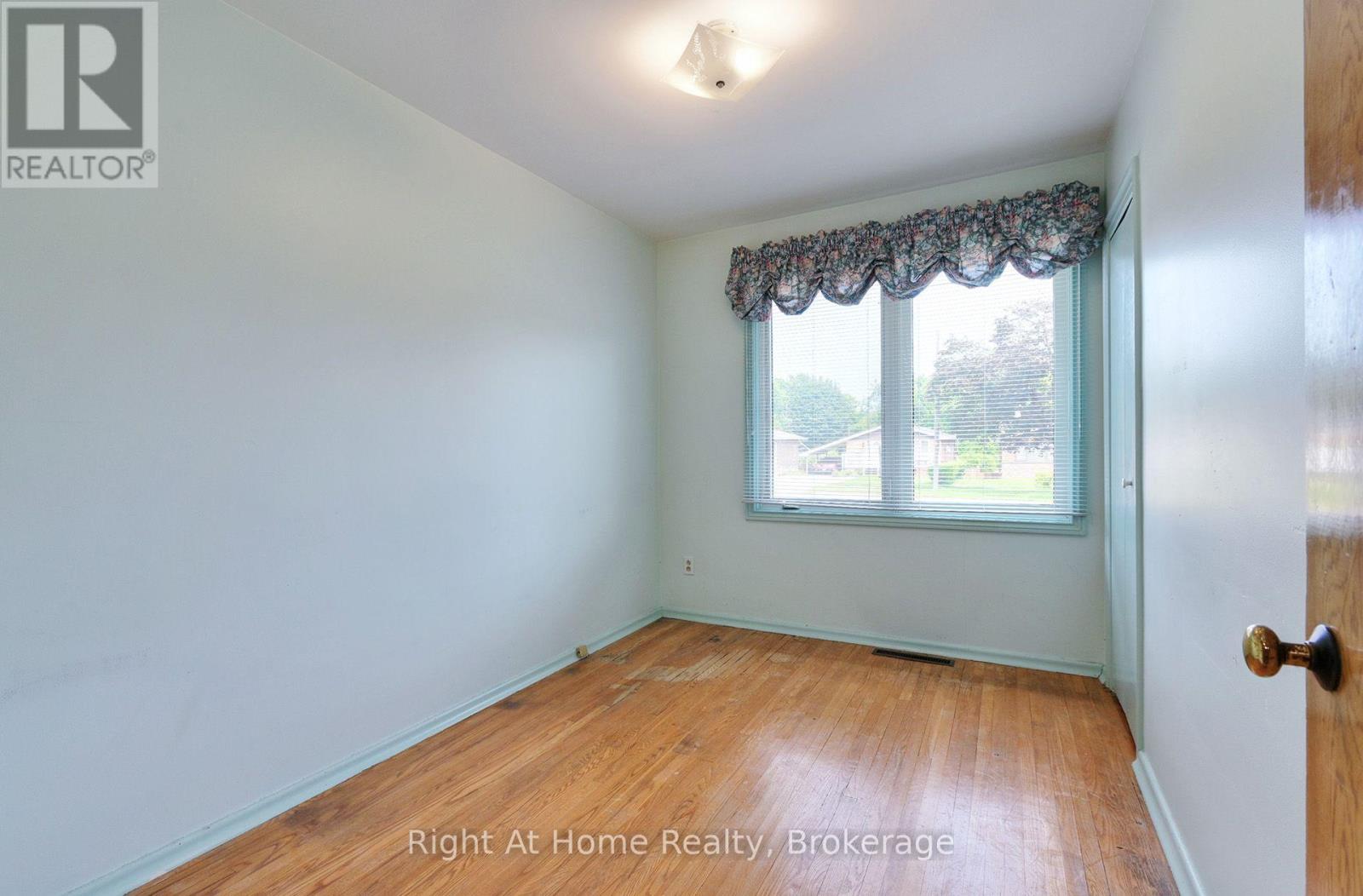 544 HARMONY ROAD S - Image 13