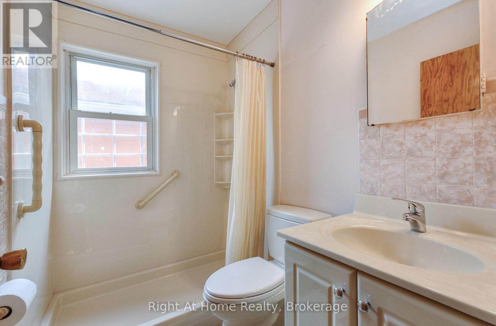 544 HARMONY ROAD S - 16