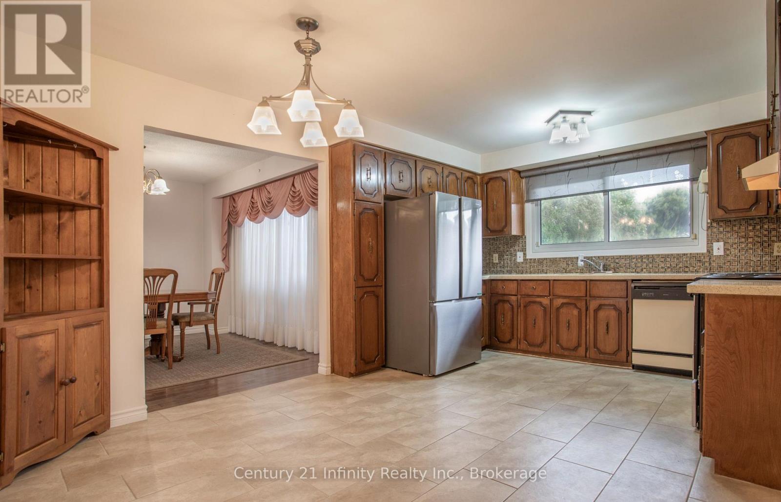 933 OKLAHOMA DRIVE - 12