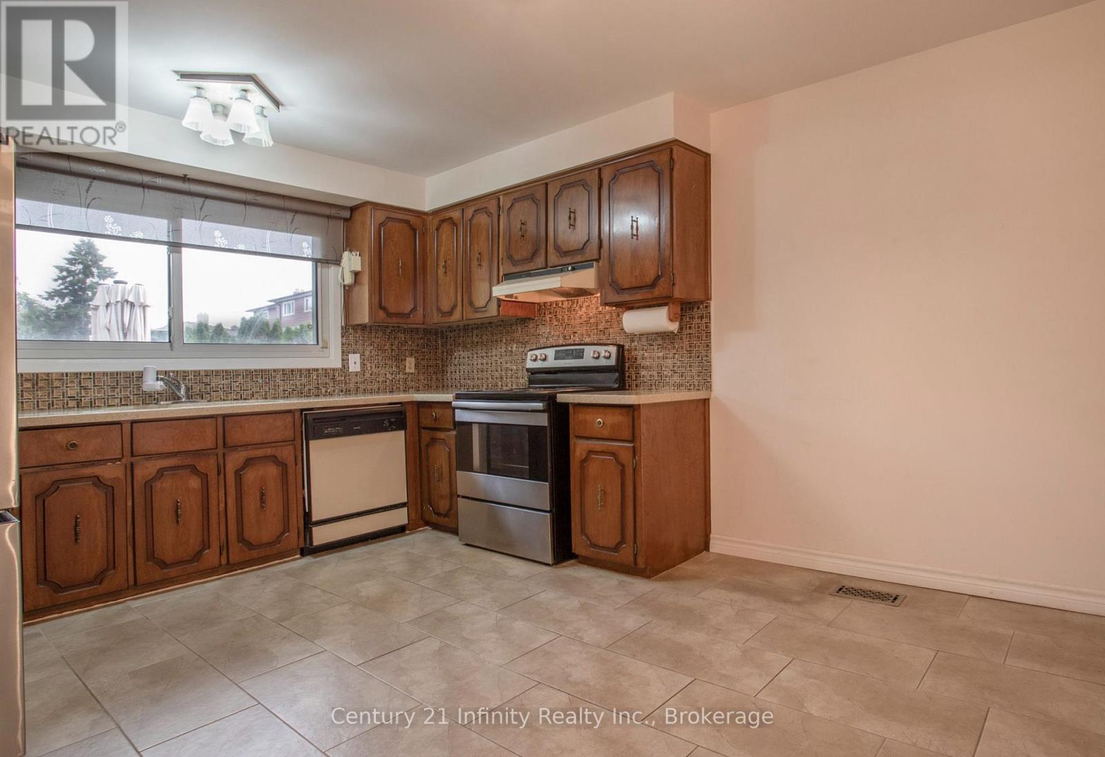 933 OKLAHOMA DRIVE - 14