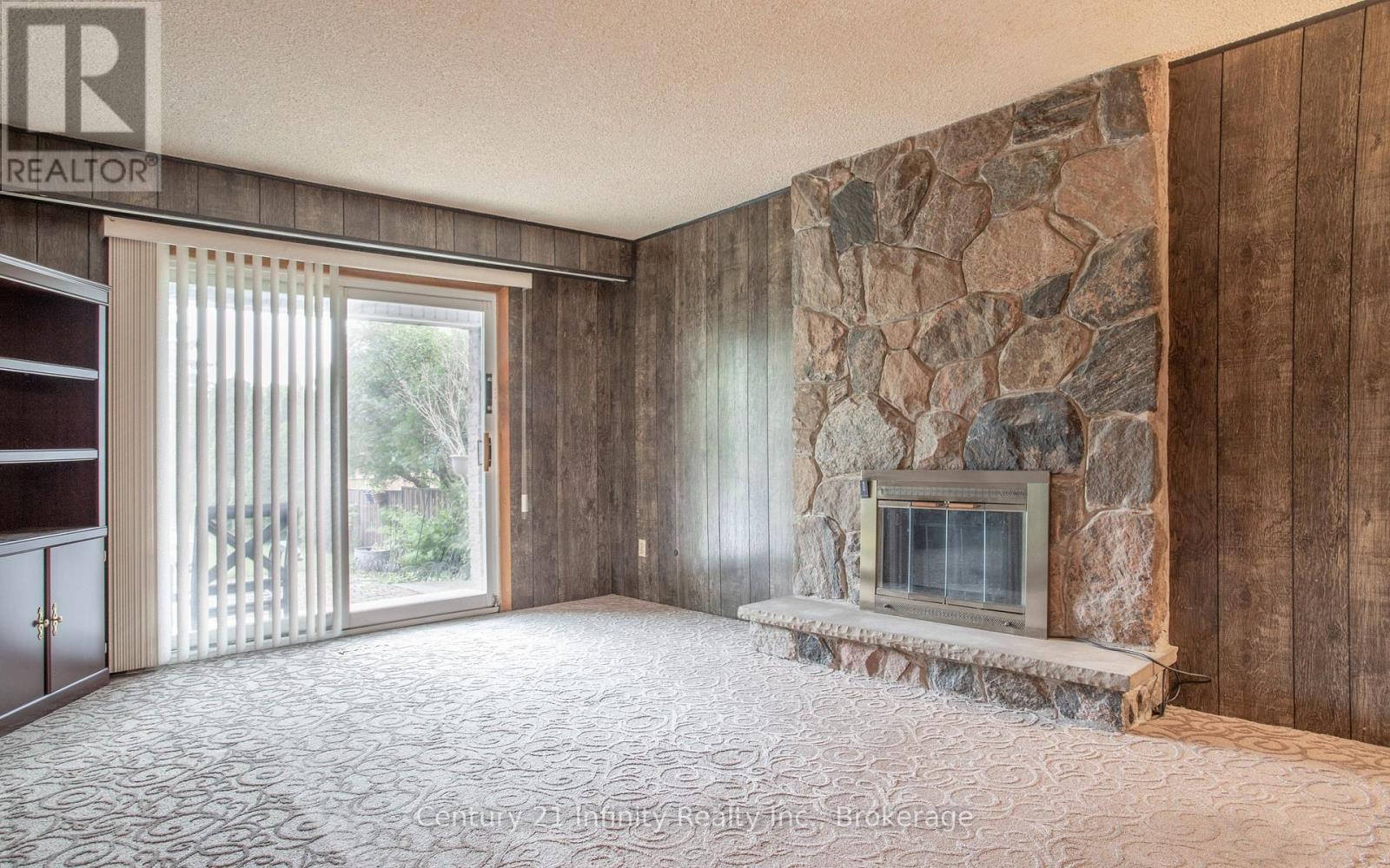 933 OKLAHOMA DRIVE - 18