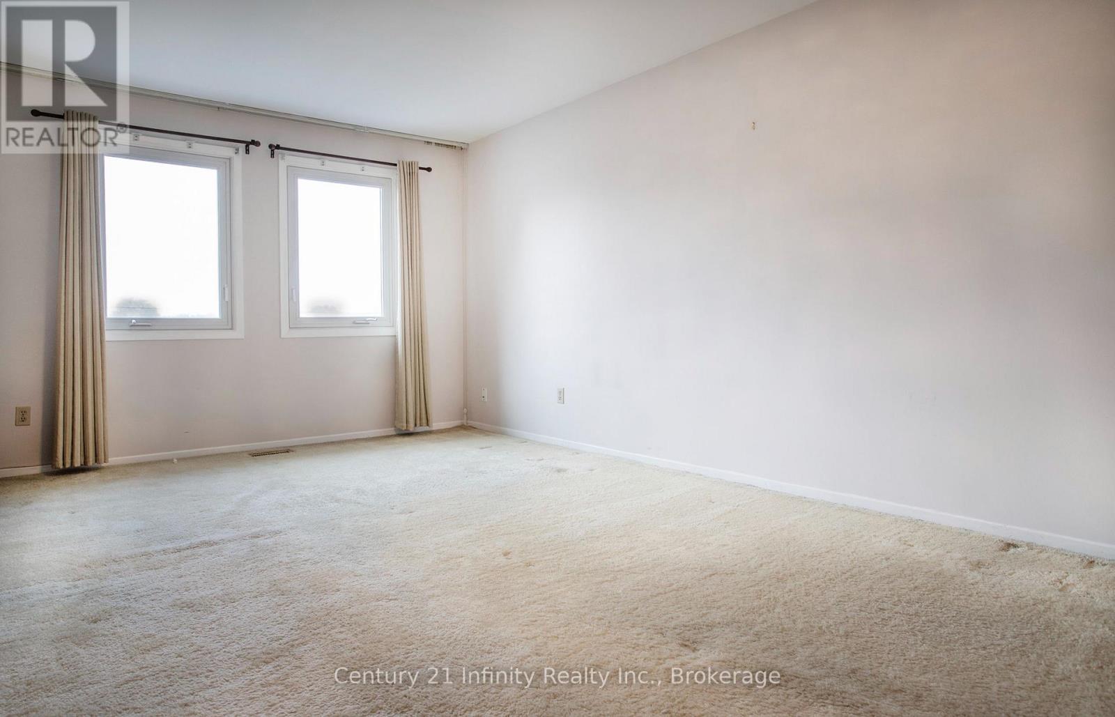 933 OKLAHOMA DRIVE - 24