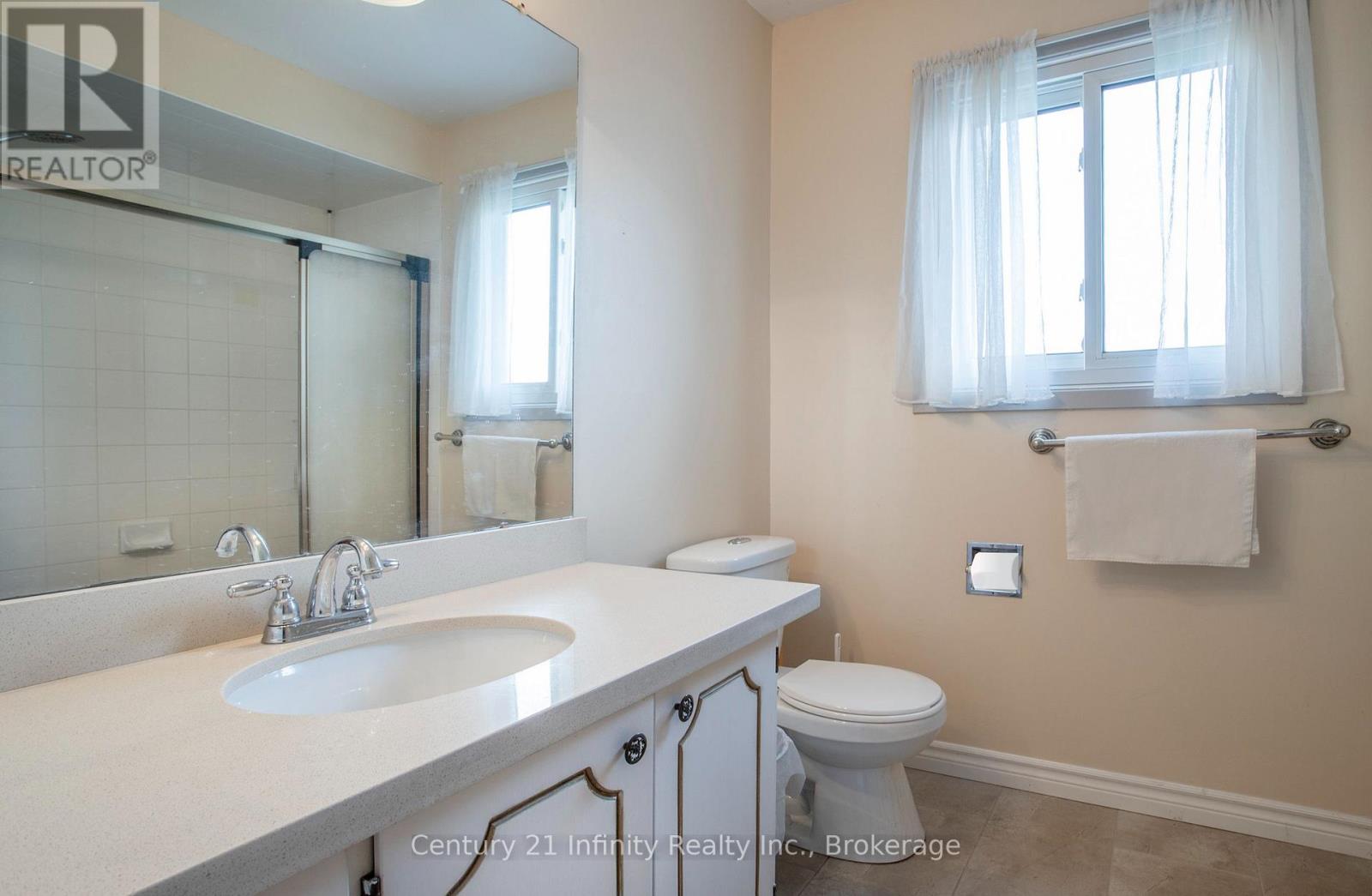 933 OKLAHOMA DRIVE - Image 33