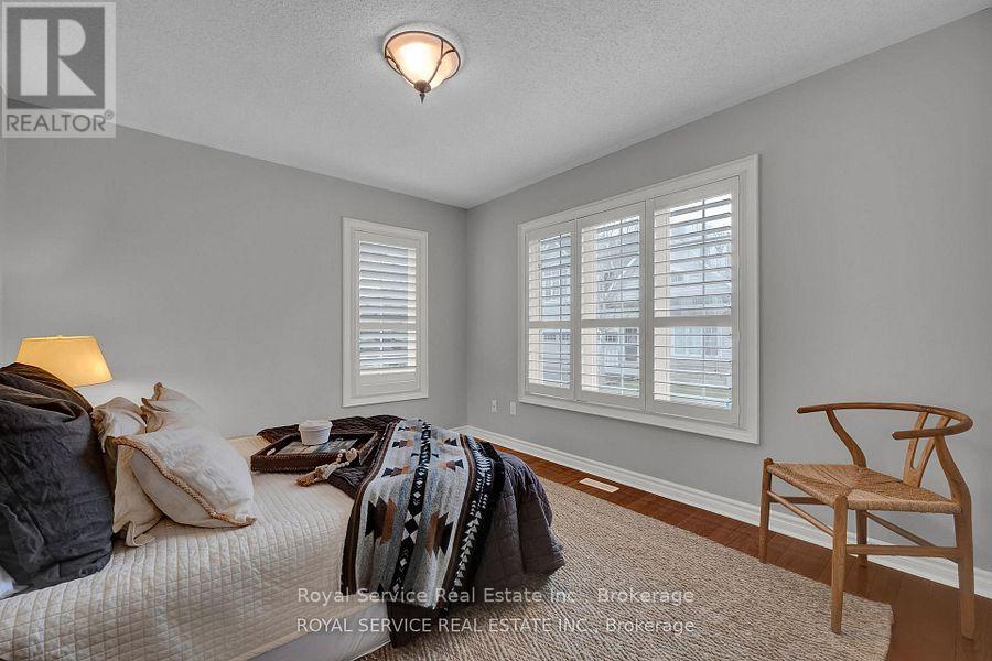 #5 350 LAKEBREEZE DRIVE - 27