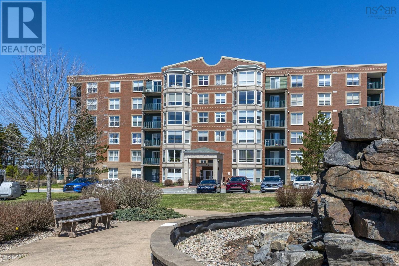 110 78 Regency Park Drive, Halifax — photo 3