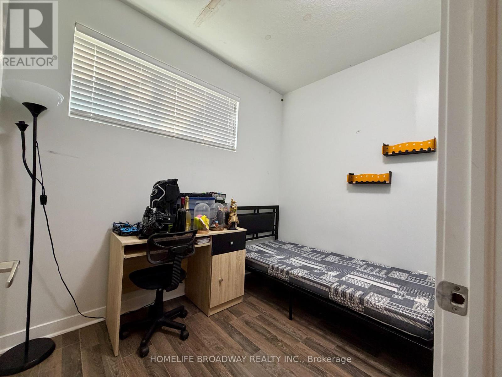 #T106 62 BALSAM STREET - 23