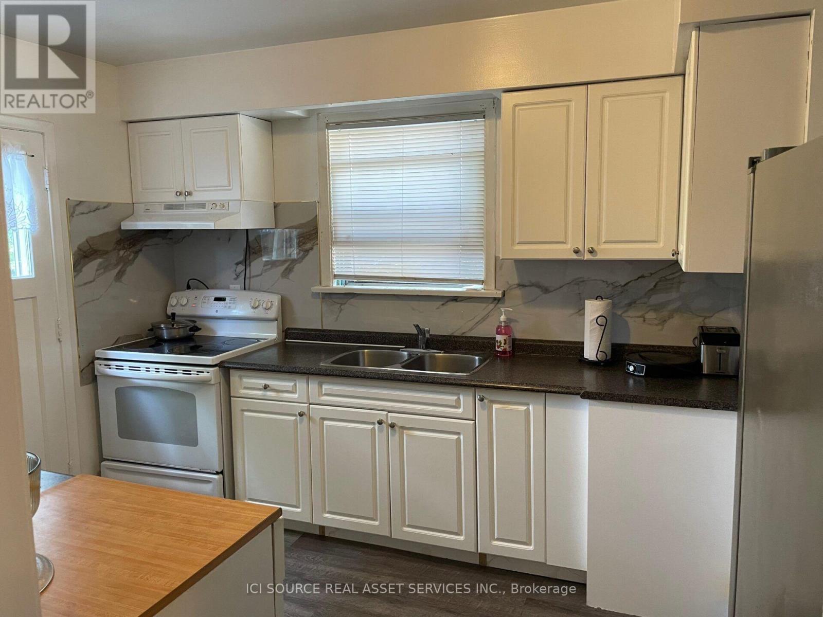 532 APPLEBY LINE - 4