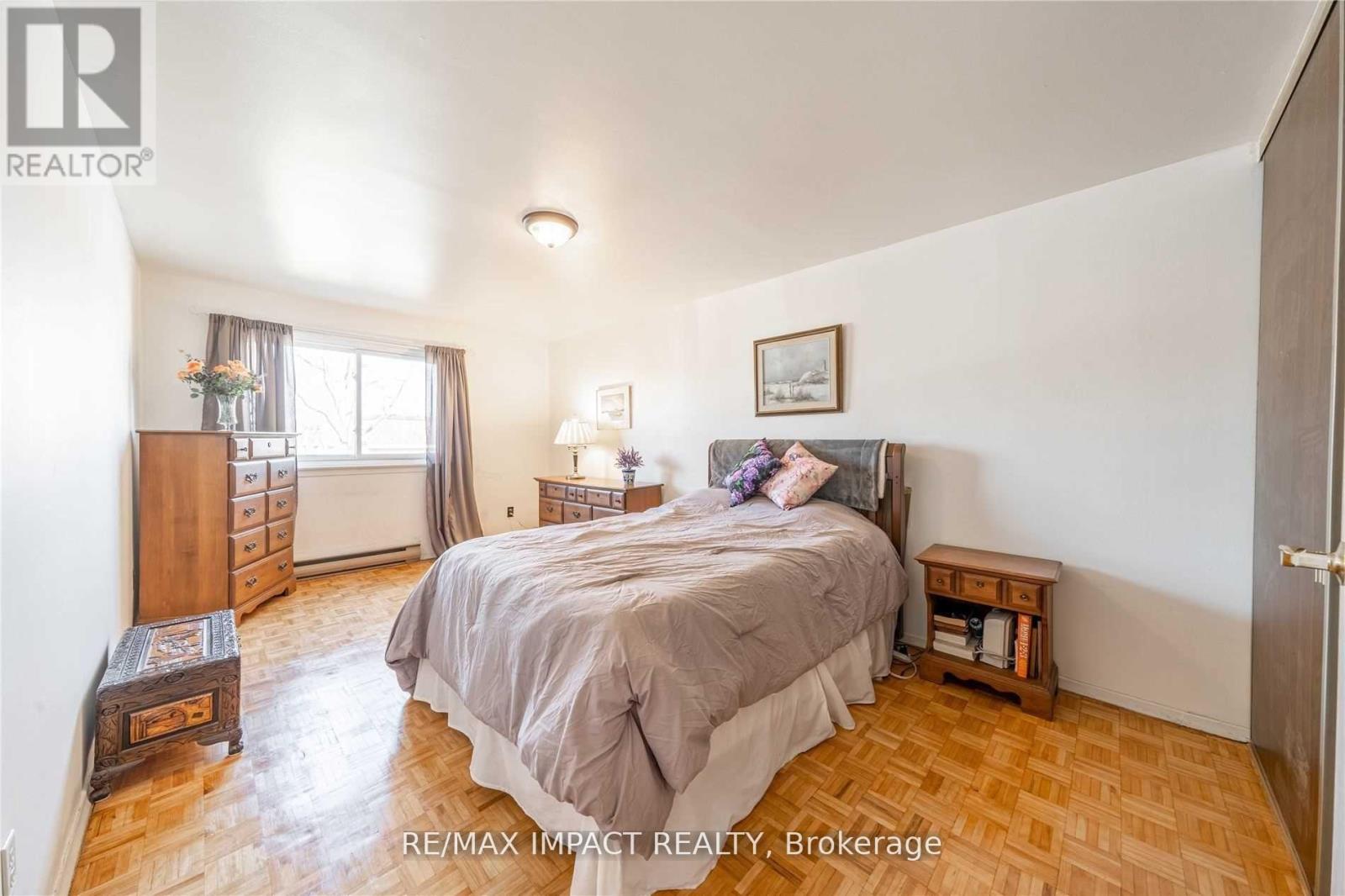 #28 33 TAUNTON ROAD E - 12