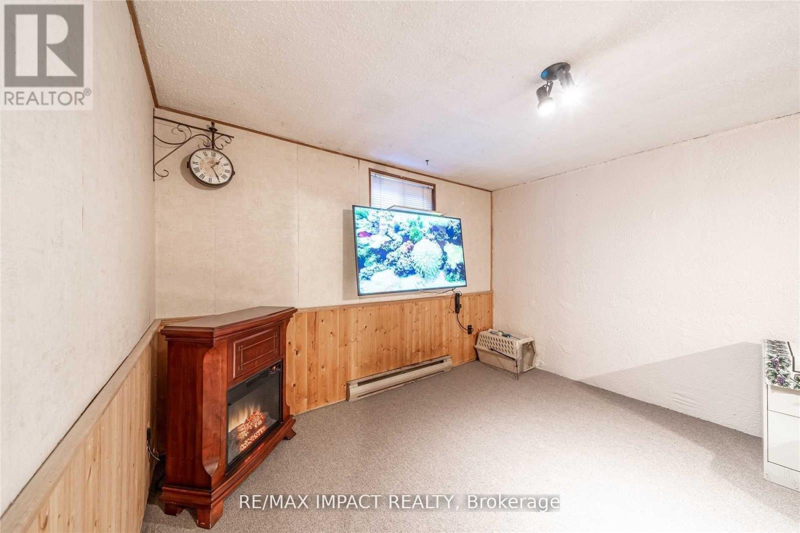 #28 33 TAUNTON ROAD E - 19