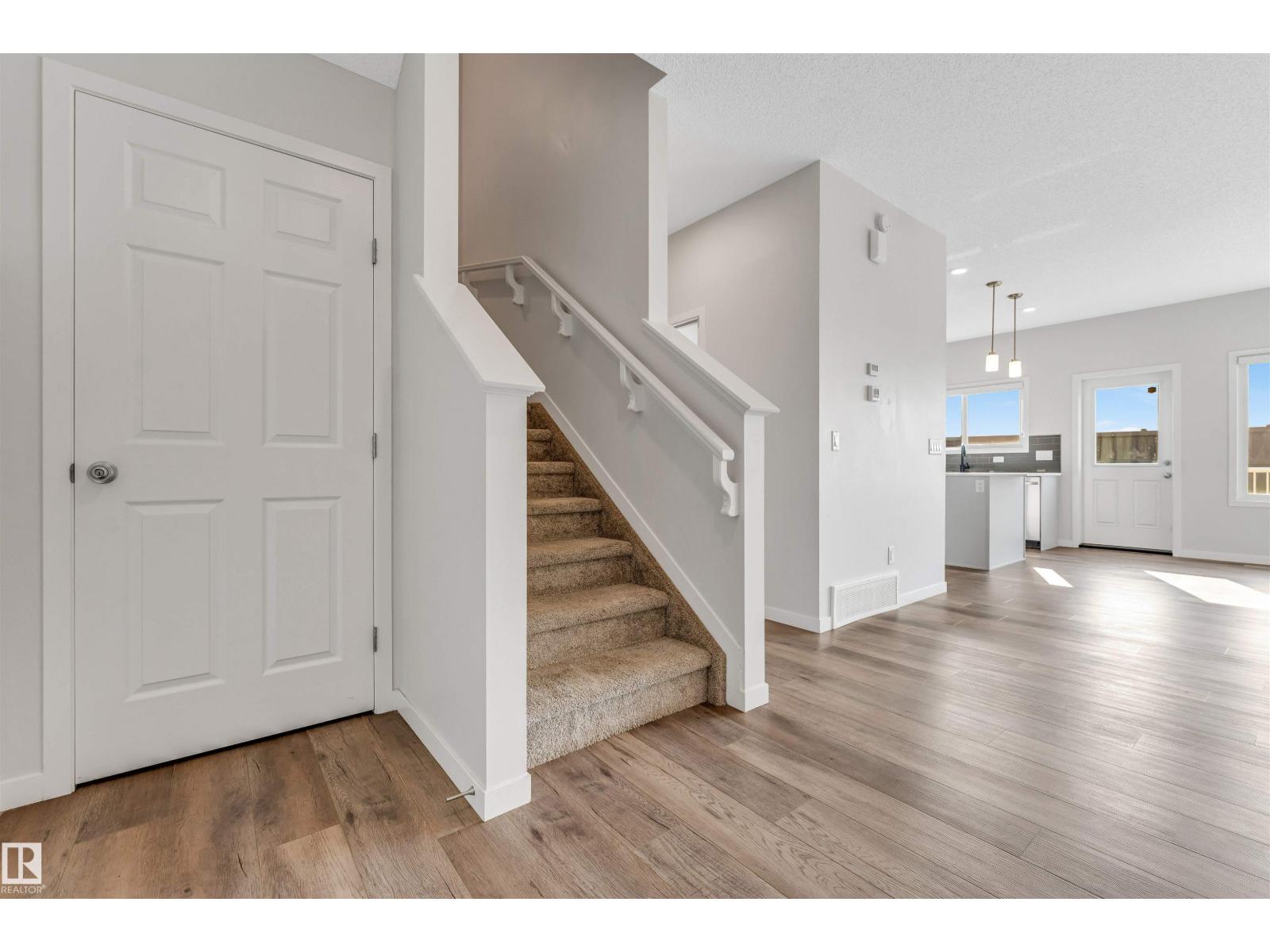 17636 49 ST NW - 3