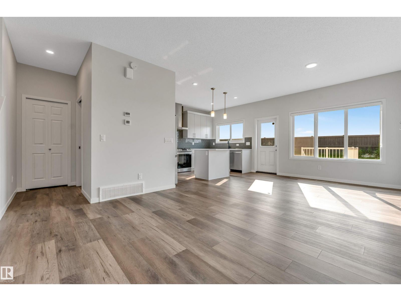 17636 49 ST NW - 4