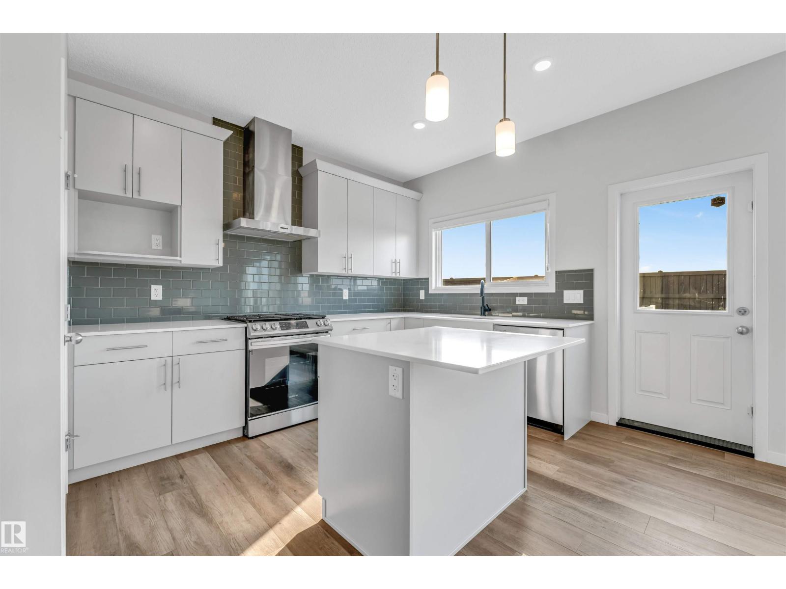 17636 49 ST NW - 9