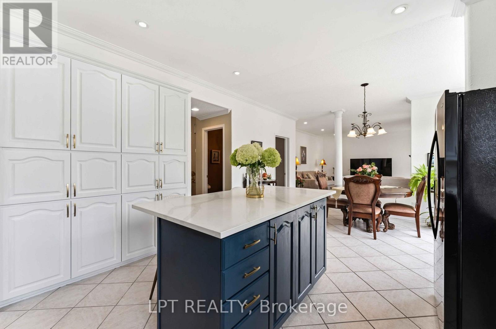 38 CROSSPOINTE AVENUE - 11