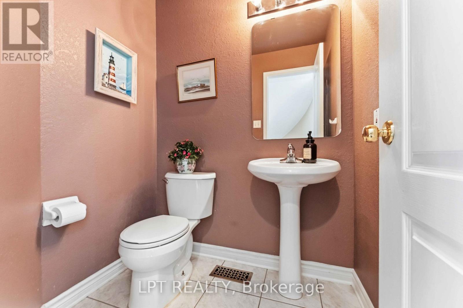 38 CROSSPOINTE AVENUE - 18