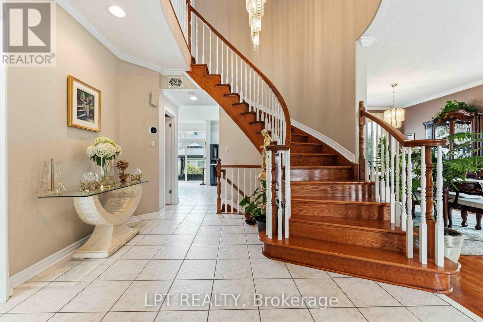 38 CROSSPOINTE AVENUE - Image 19