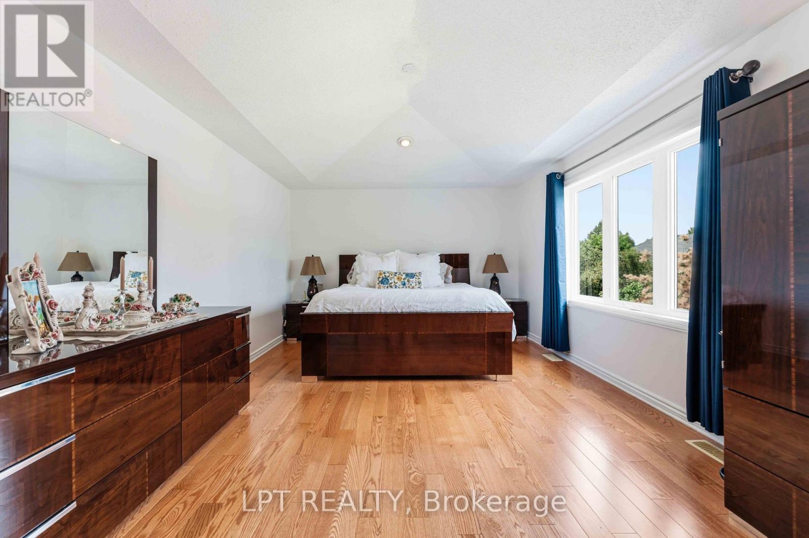 38 CROSSPOINTE AVENUE - Image 20