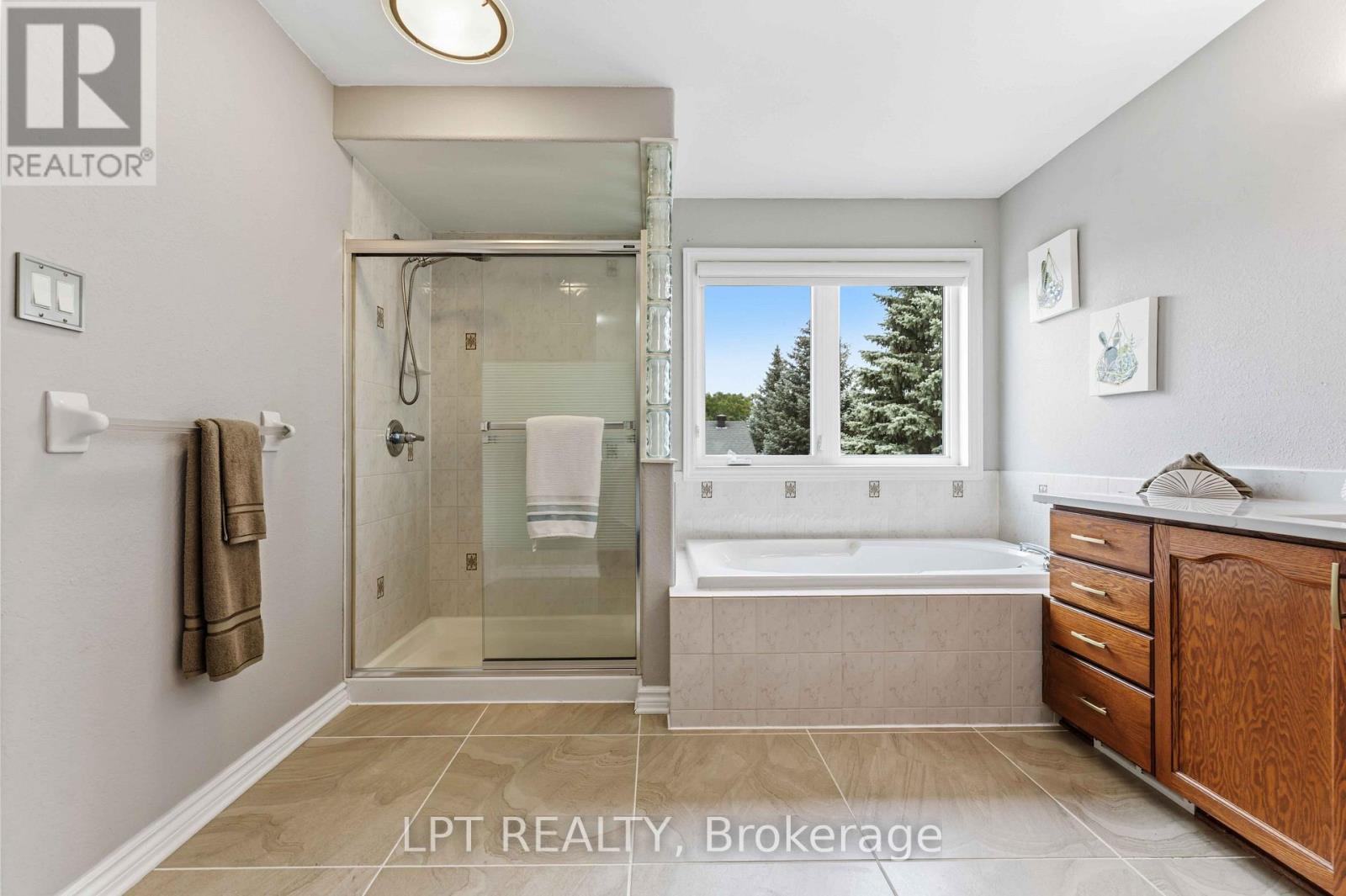 38 CROSSPOINTE AVENUE - Image 23