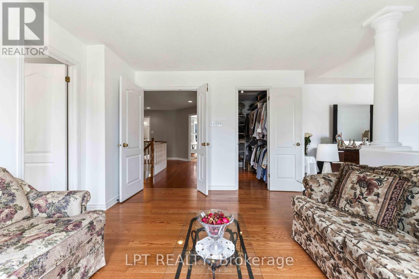 38 CROSSPOINTE AVENUE - Image 24