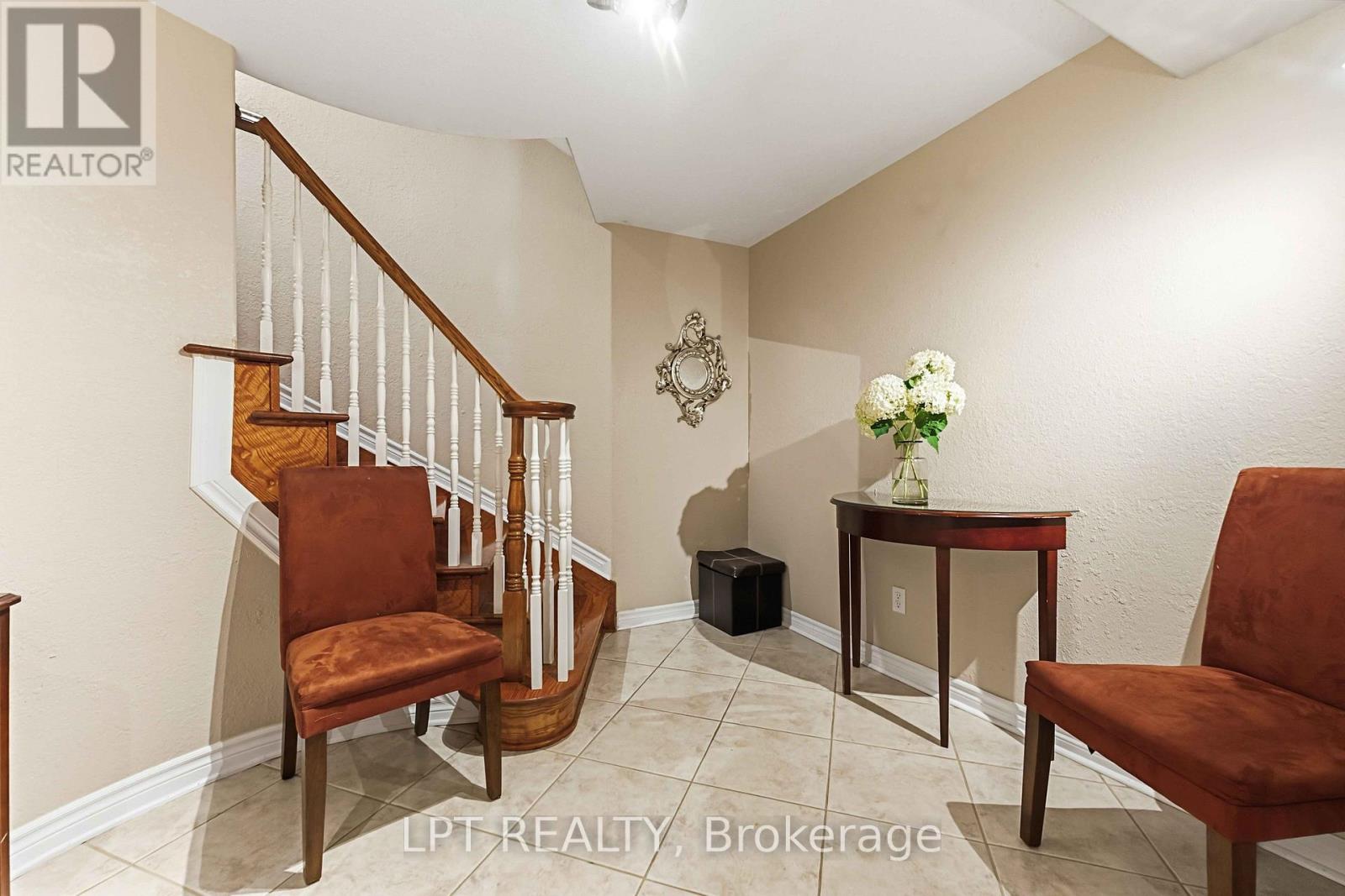 38 CROSSPOINTE AVENUE - Image 29