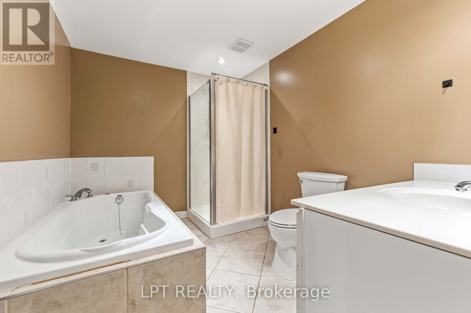 38 CROSSPOINTE AVENUE - 36