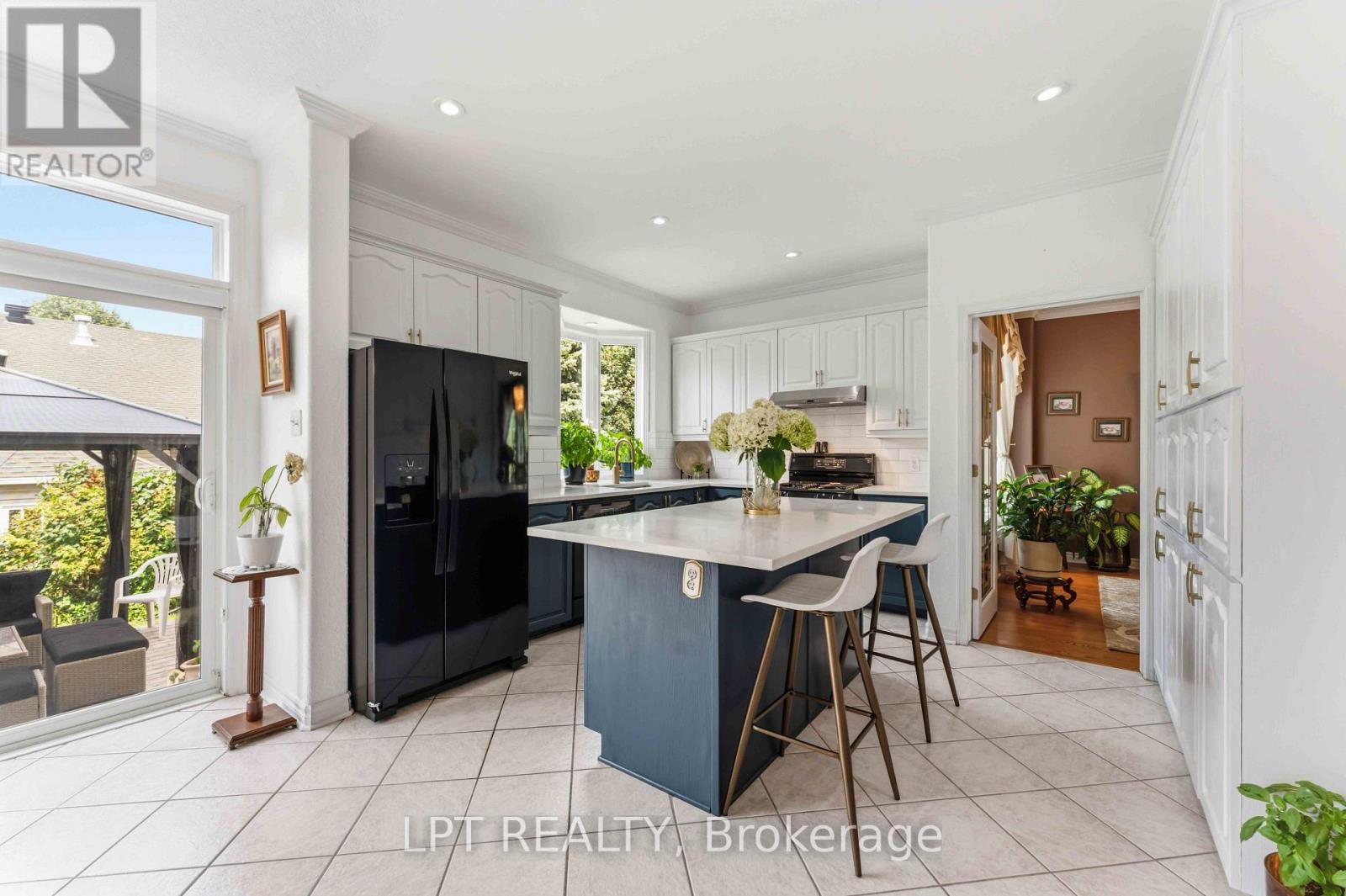 38 CROSSPOINTE AVENUE - Image 8