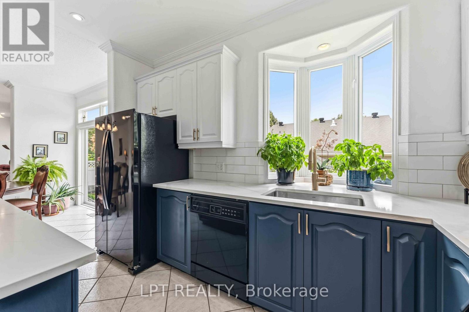 38 CROSSPOINTE AVENUE - 9