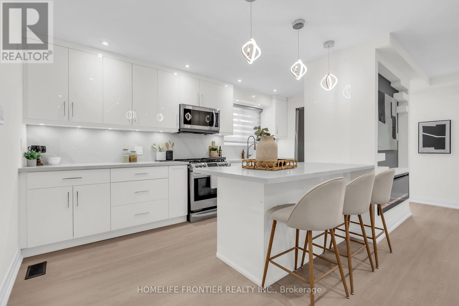 61 SUNDIAL CRESCENT - 18