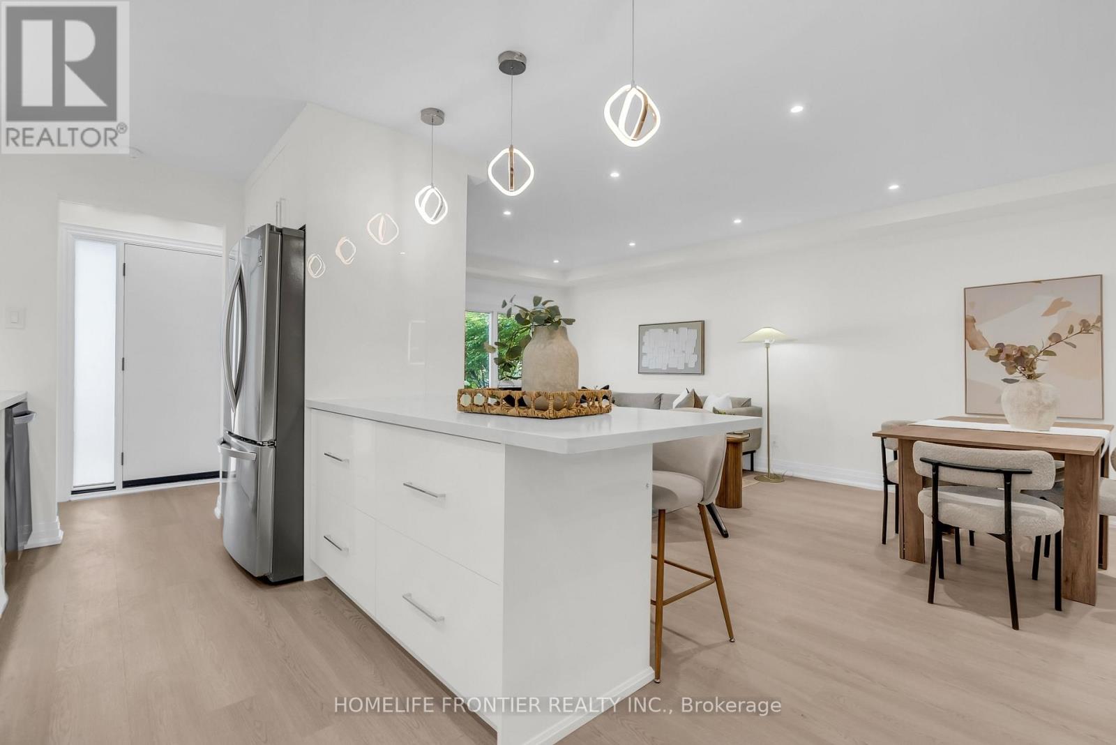 61 SUNDIAL CRESCENT - 23